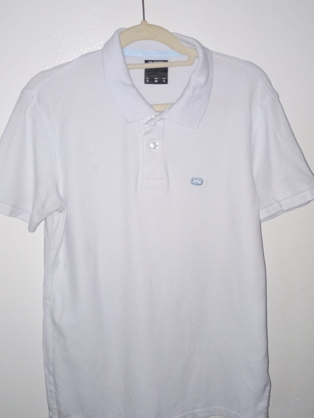 Source Unknown White Men's Polo Shirt with Subtle Logo